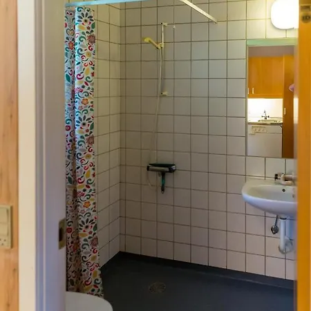 Og Hytteby 3* Ansager