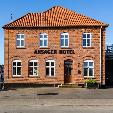 Og Hytteby Otel 3*