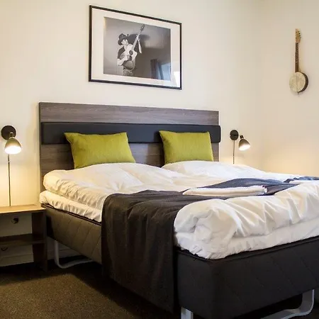 Og Hytteby Otel Ansager